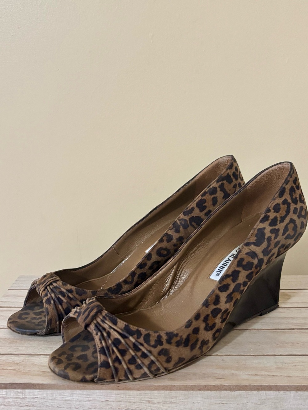 Manolo Blahnik| Y2K Leopard Print Calf Hair Wedge Peep Pumps Brown & Black Sz 7